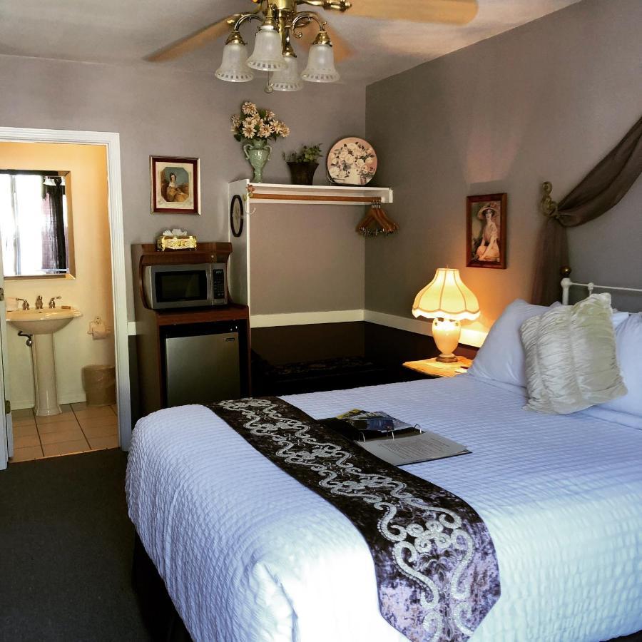 The Bent Elbow Hotel Silverton Bagian luar foto